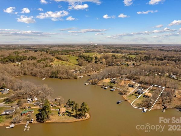 3062 Bass Drive, Sherrills Ford, NC 28673