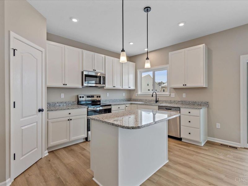 2030 Pebble Grove Way, Goshen Twp, OH 45122 Photo 2