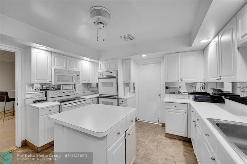 3900 Galt Ocean Drive, Unit 708, Fort Lauderdale, FL 33308 Photo