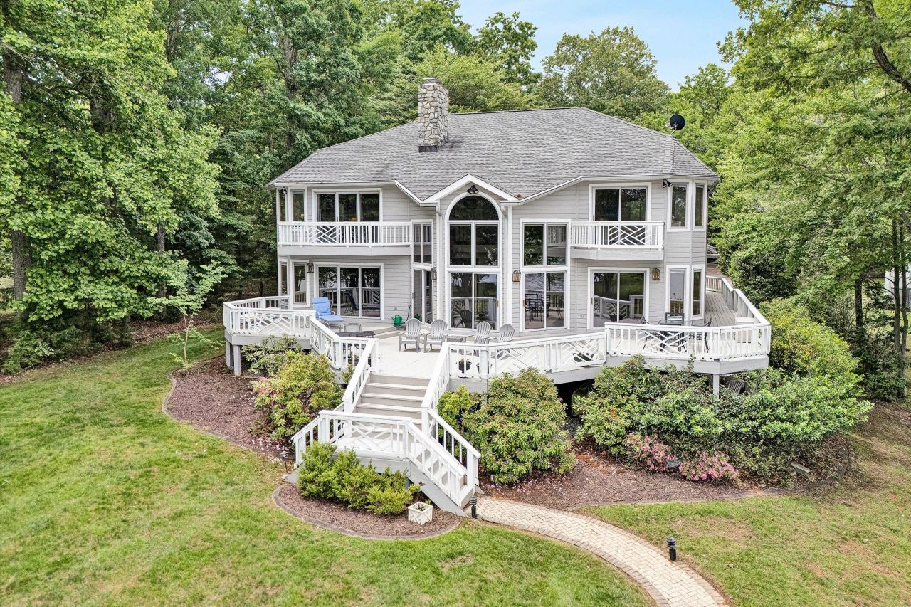 217 Anthony Home Rd, Huddleston, VA 24104 Main Photo