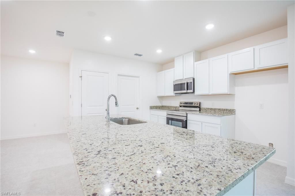 407 SW 19th Ave, Cape Coral, FL 33991 Photo