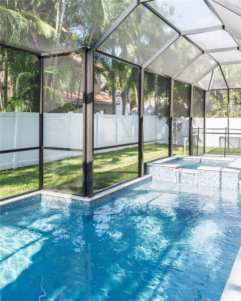 1172 Seville Lane Ne, Saint Petersburg, FL 33704 Photo