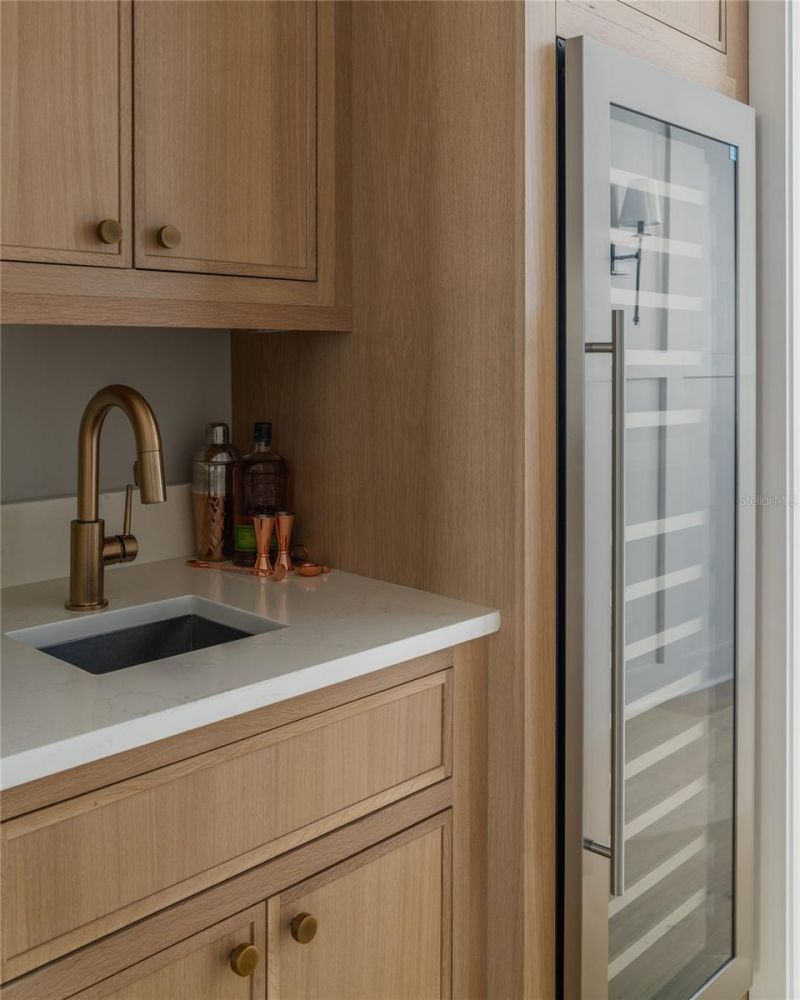 1172 Seville Lane Ne, Saint Petersburg, FL 33704 Photo