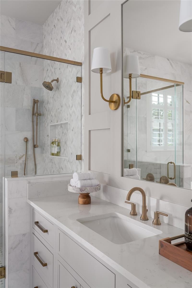 1172 Seville Lane Ne, Saint Petersburg, FL 33704 Photo