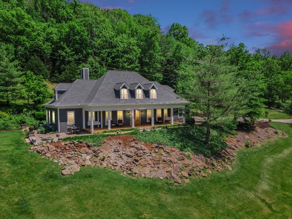 5594 Carters Creek Pike, Thompsons Station, TN 37179