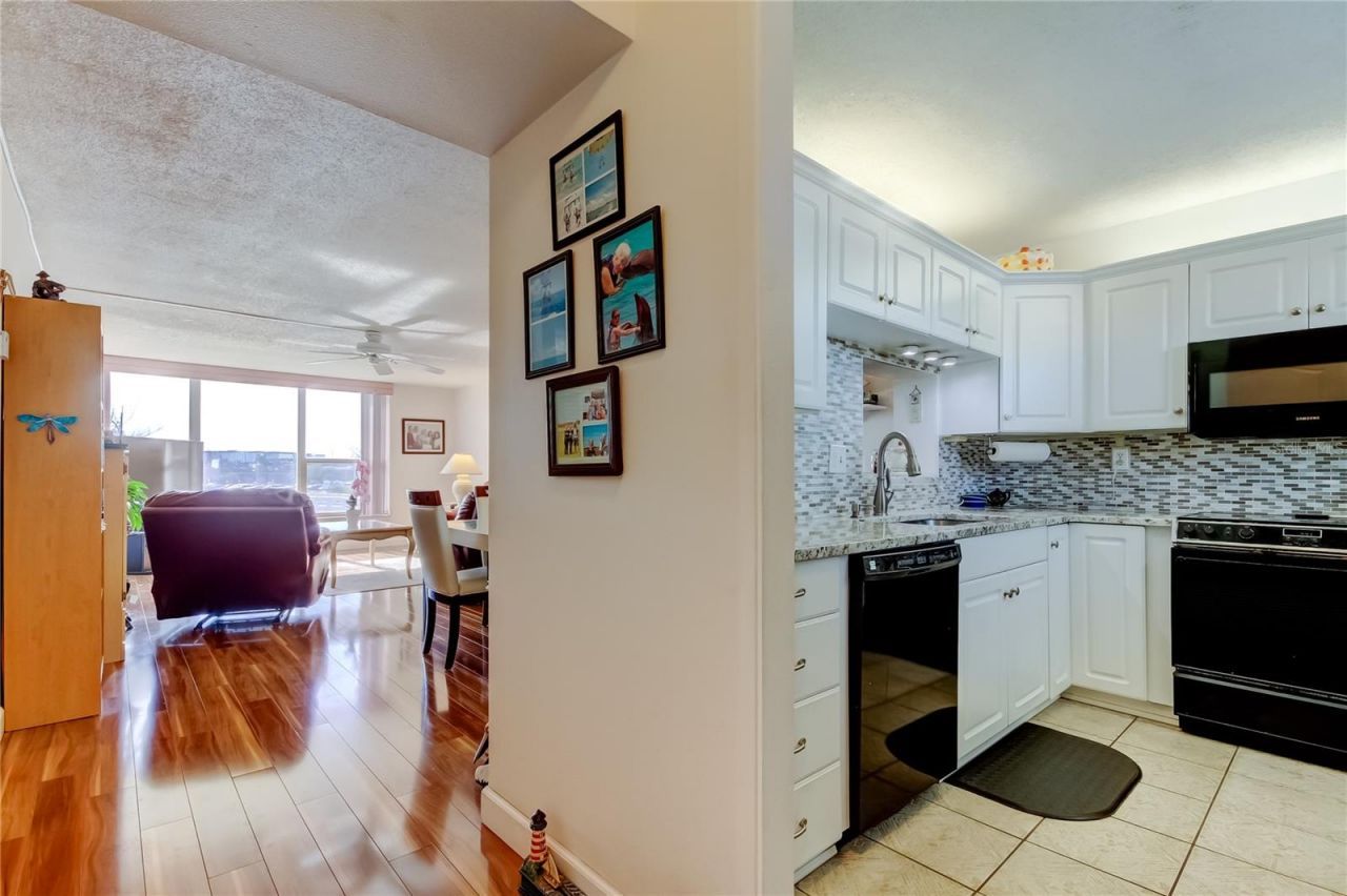 7465 Bay Island Drive S, Unit 213, South Pasadena, FL 33707 Photo