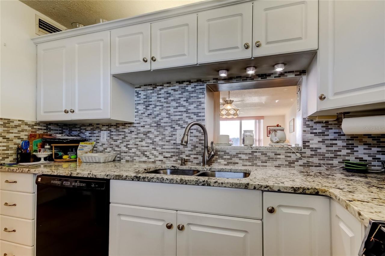 7465 Bay Island Drive S, Unit 213, South Pasadena, FL 33707 Photo