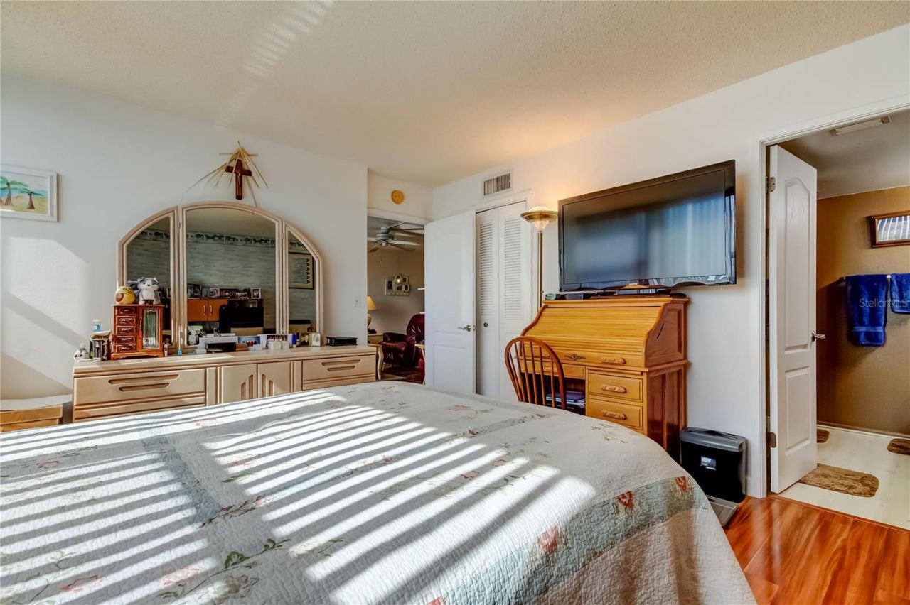 7465 Bay Island Drive S, Unit 213, South Pasadena, FL 33707 Photo