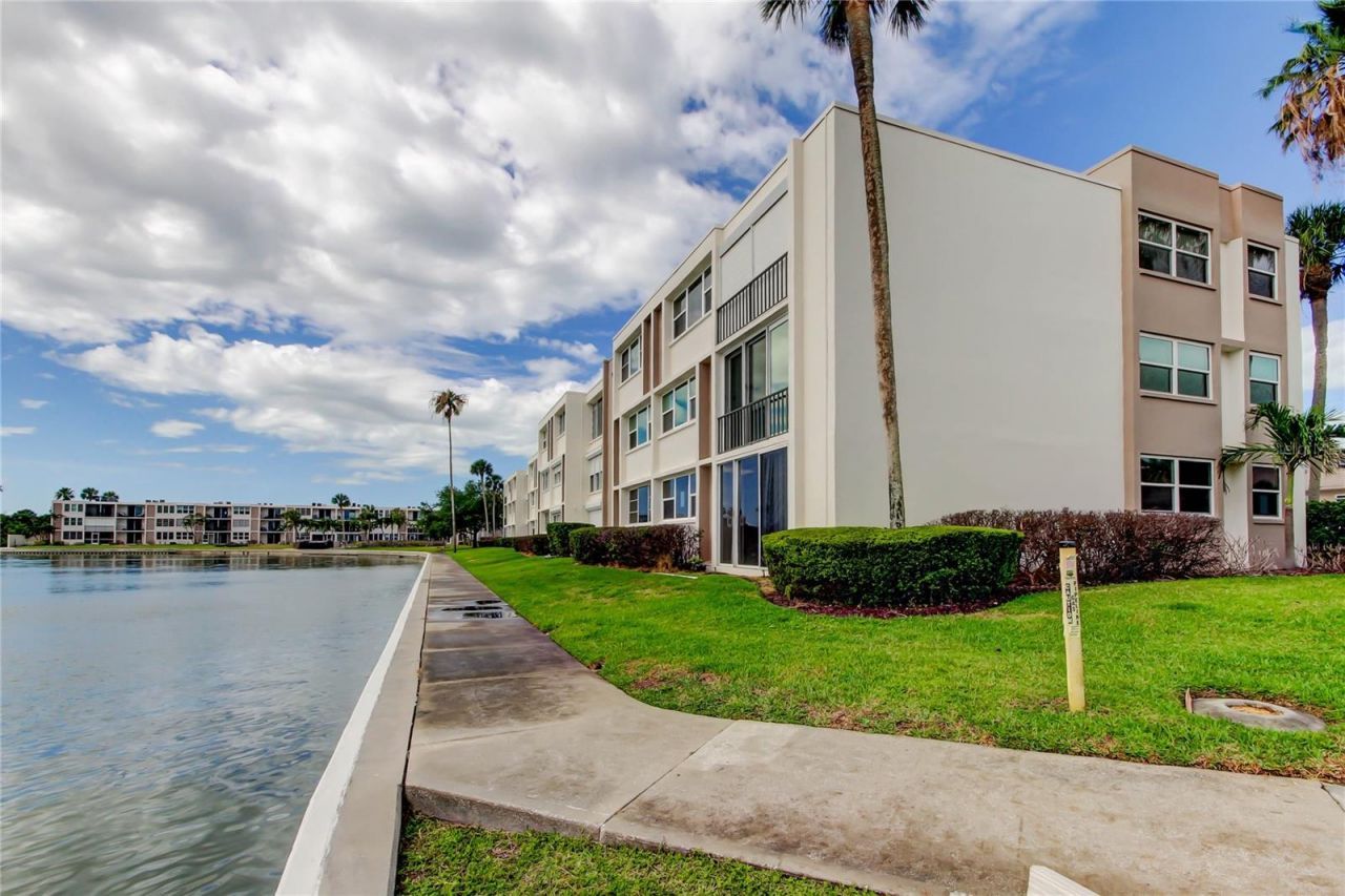 7465 Bay Island Drive S, Unit 213, South Pasadena, FL 33707 Photo