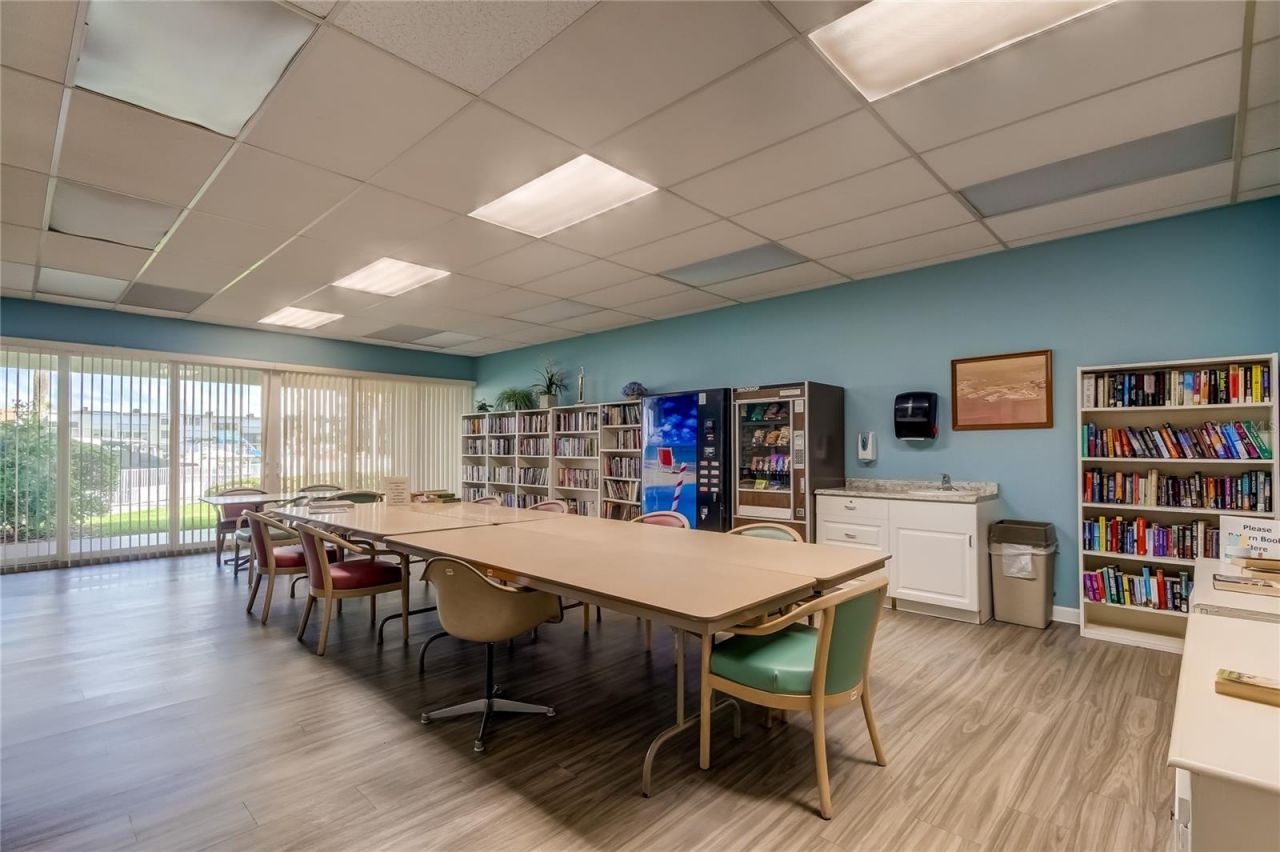 7465 Bay Island Drive S, Unit 213, South Pasadena, FL 33707 Photo