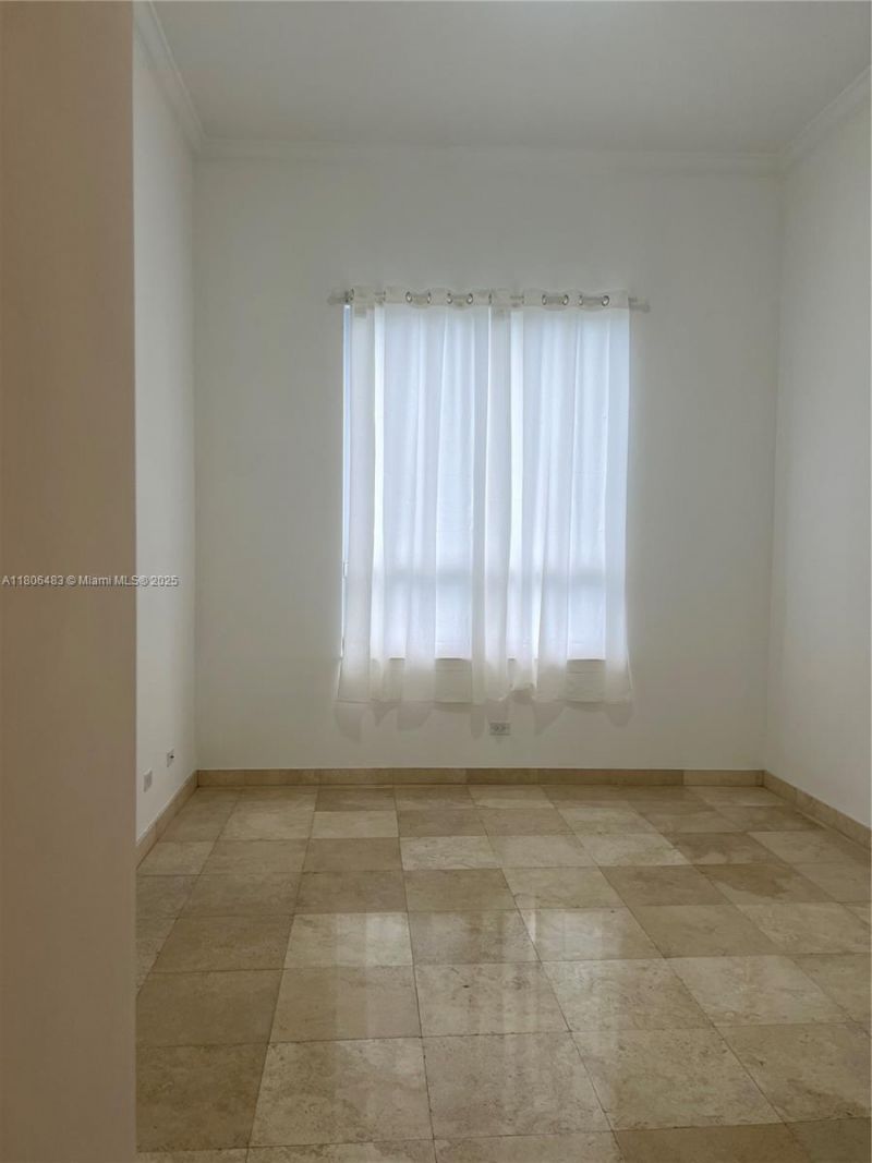 808 Brickell Key Dr, Unit 404, Miami, FL 33131 Photo