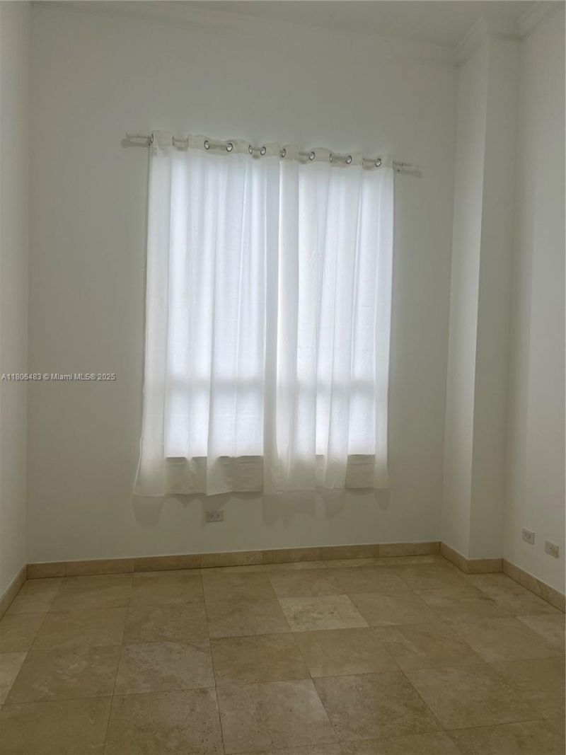 808 Brickell Key Dr, Unit 404, Miami, FL 33131 Photo