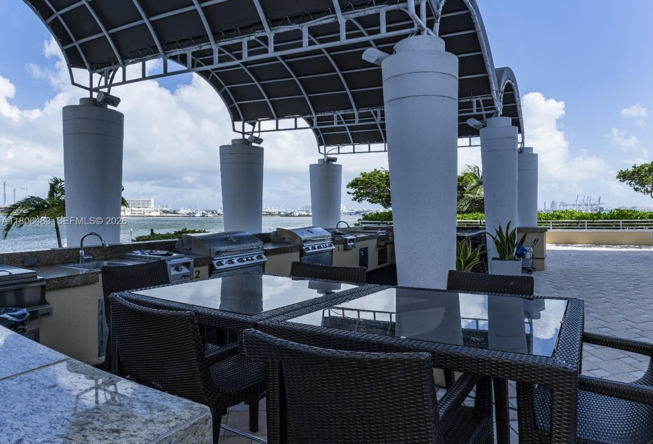 808 Brickell Key Dr, Unit 404, Miami, FL 33131 Photo