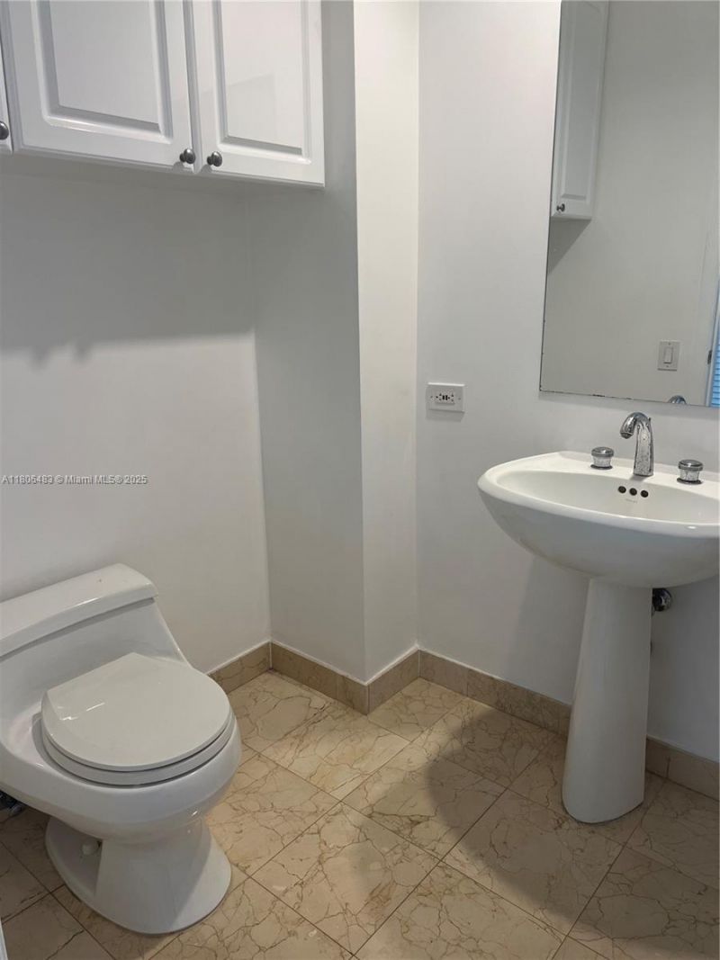 808 Brickell Key Dr, Unit 404, Miami, FL 33131 Photo