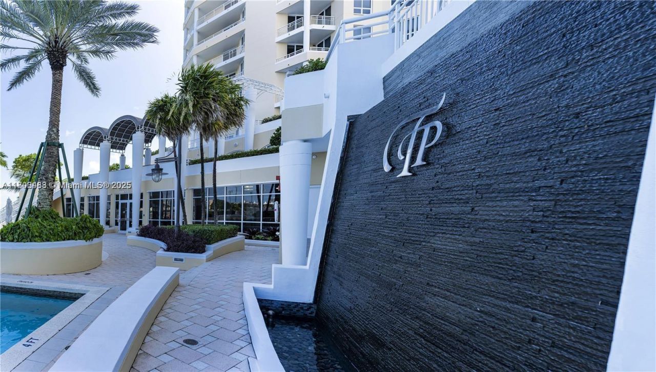 808 Brickell Key Dr, Unit 404, Miami, FL 33131 Photo