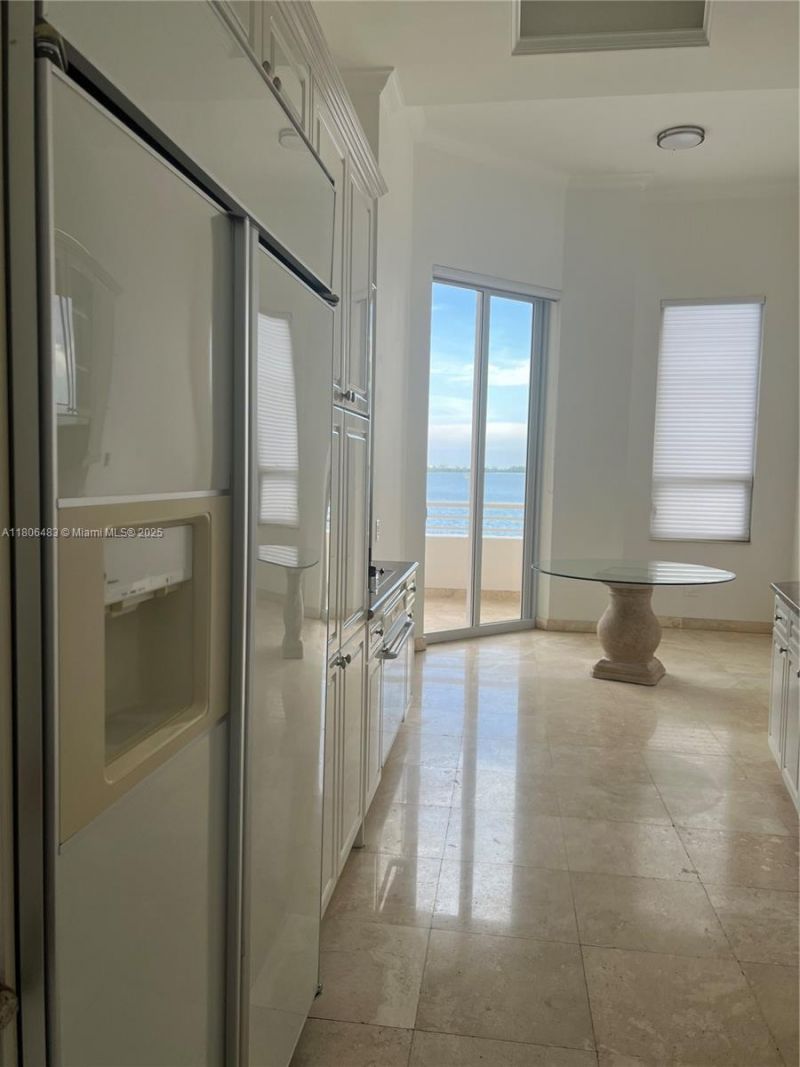 808 Brickell Key Dr, Unit 404, Miami, FL 33131 Photo