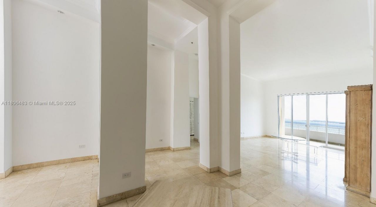 808 Brickell Key Dr, Unit 404, Miami, FL 33131 Photo