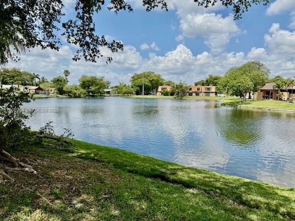 8992 Palm Tree Ln, Unit 8992, Pembroke Pines, FL 33024