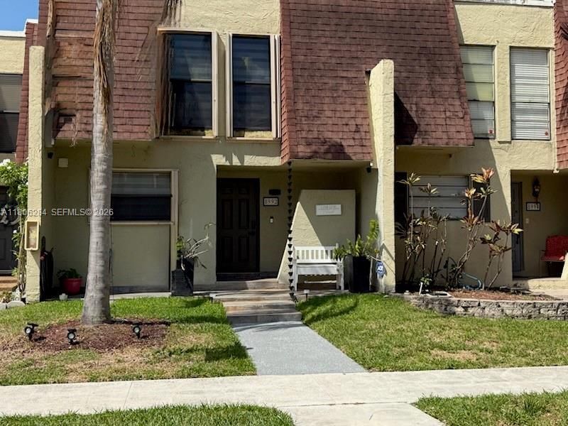 8992 Palm Tree Ln, Unit 8992, Pembroke Pines, FL 33024 Photo