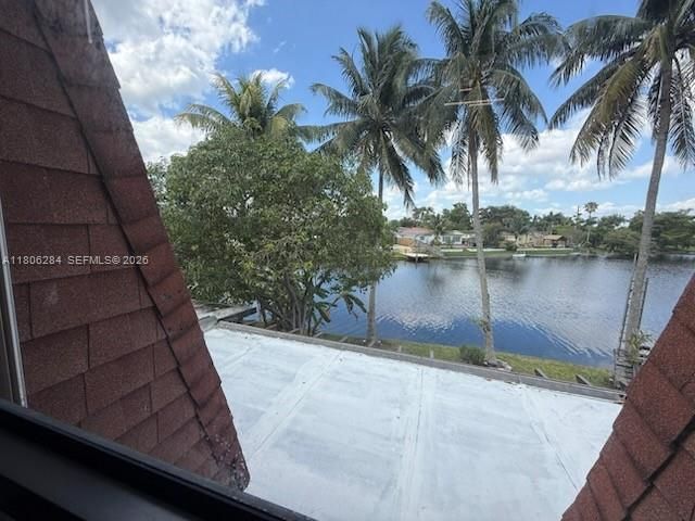 8992 Palm Tree Ln, Unit 8992, Pembroke Pines, FL 33024 Photo
