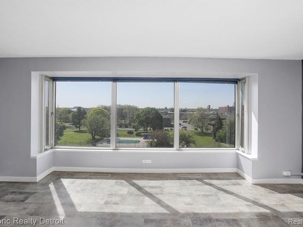 1300 E LAFAYETTE Street, Detroit, MI 48207