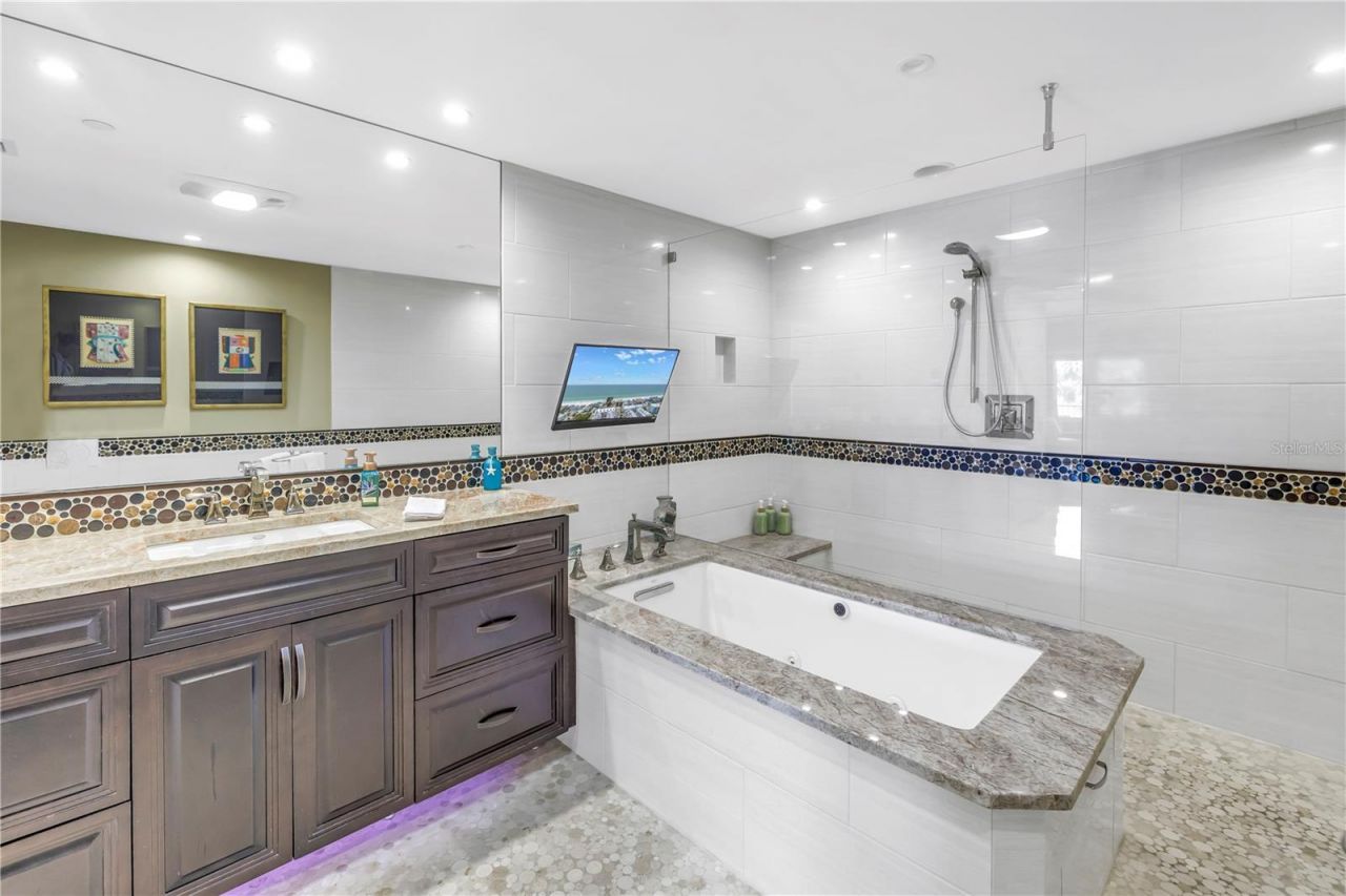 19910 Gulf Boulevard, Unit 102, Indian Shores, FL 33785 Photo