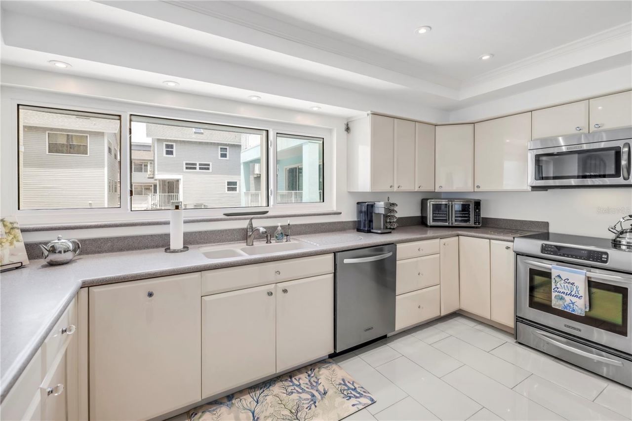 19910 Gulf Boulevard, Unit 102, Indian Shores, FL 33785 Photo