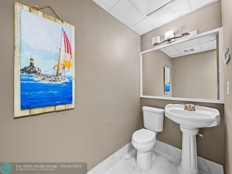 2700 E Oakland Park Boulevard, Fort Lauderdale, FL 33306 Photo