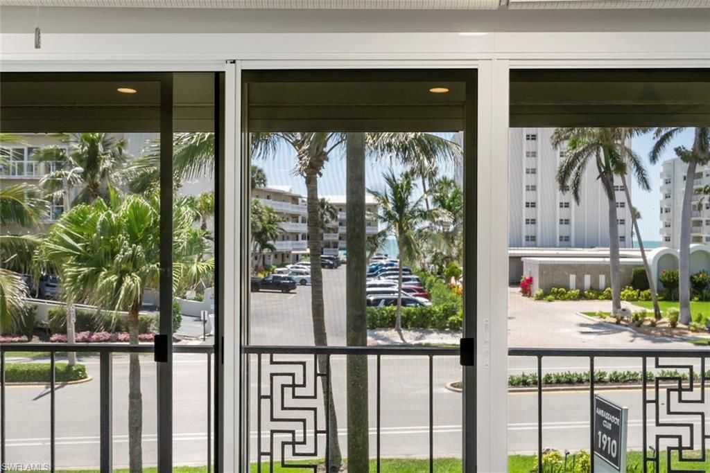 1910 Gulf Shore Blvd N, Unit 204, Naples, FL 34102 Photo