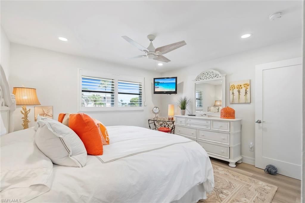 1910 Gulf Shore Blvd N, Unit 204, Naples, FL 34102 Photo