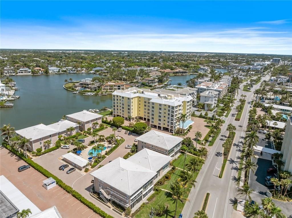 1910 Gulf Shore Blvd N, Unit 204, Naples, FL 34102 Photo