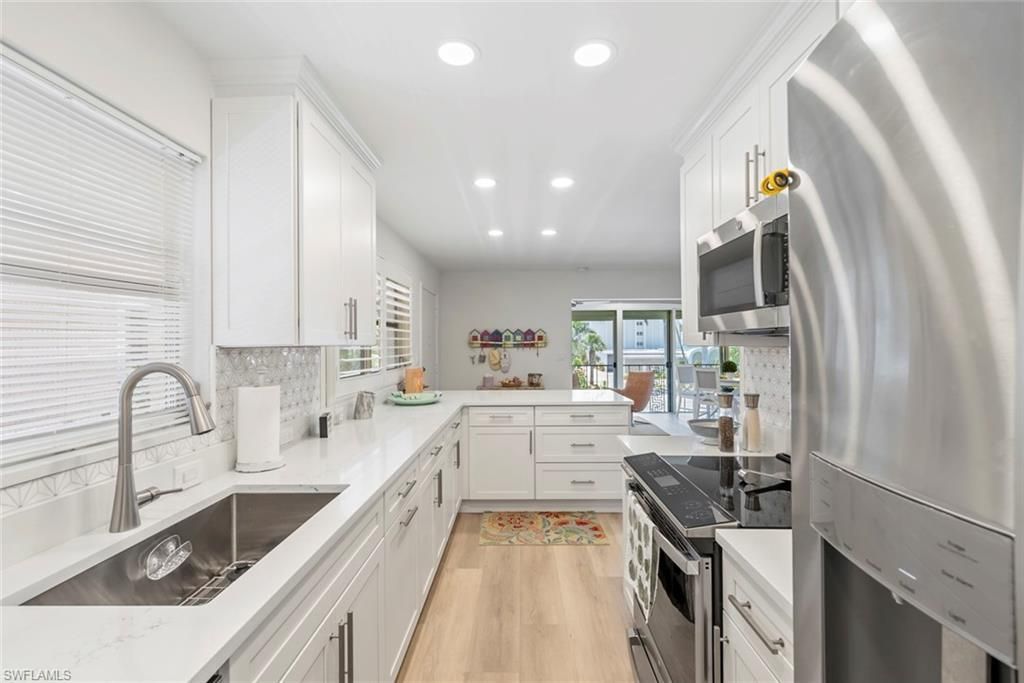 1910 Gulf Shore Blvd N, Unit 204, Naples, FL 34102 Photo