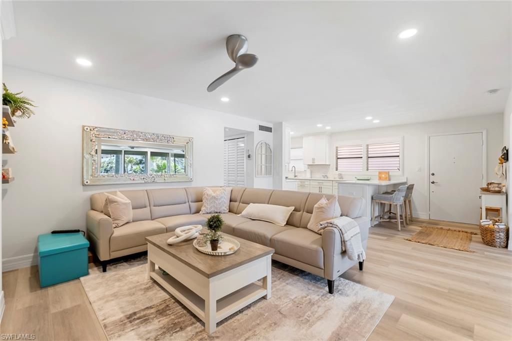 1910 Gulf Shore Blvd N, Unit 204, Naples, FL 34102 Photo