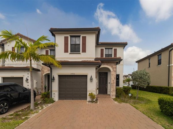 10966 W 33rd Way, Hialeah, FL 33018