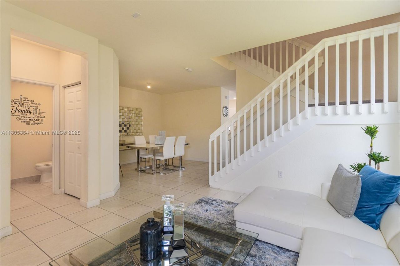 10966 W 33rd Way, Hialeah, FL 33018 Photo