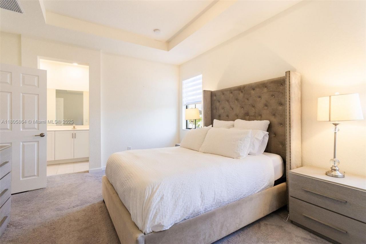 10966 W 33rd Way, Hialeah, FL 33018 Photo