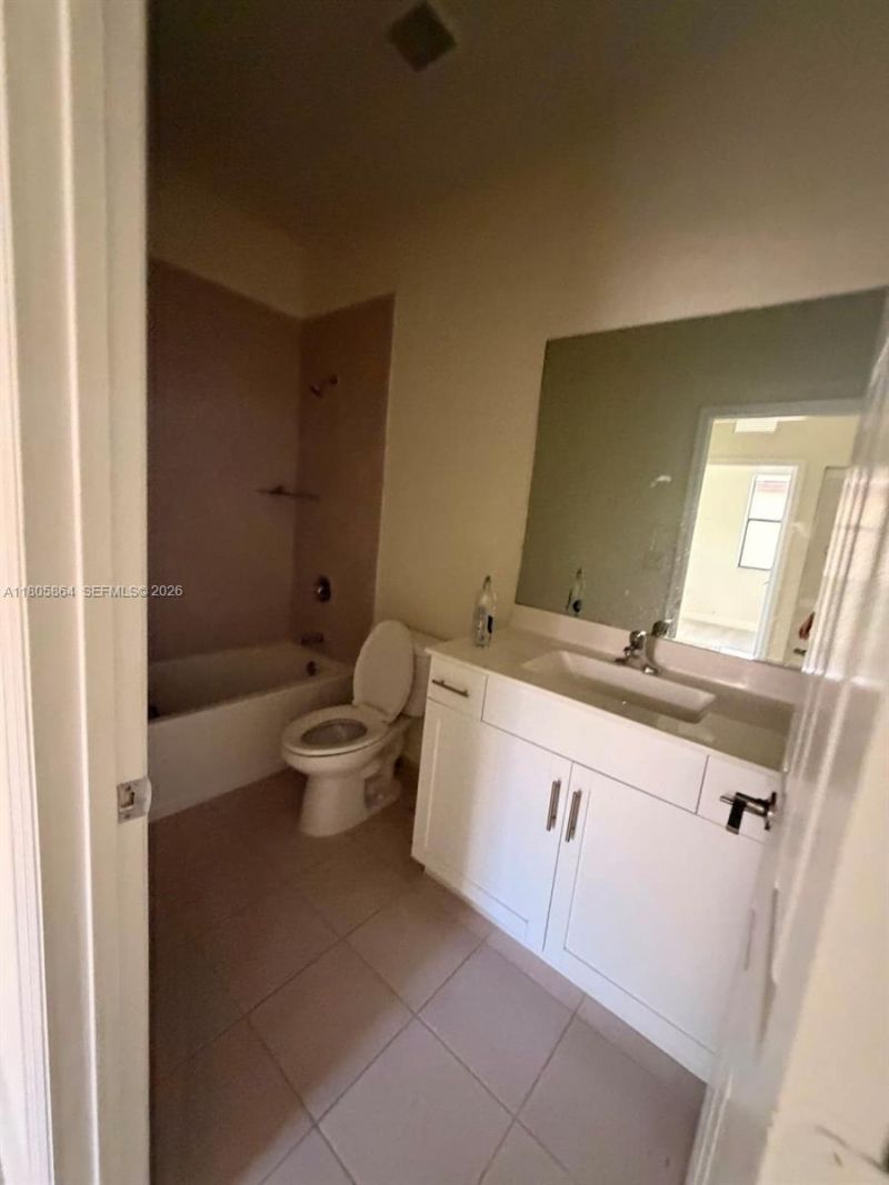 10966 W 33rd Way, Hialeah, FL 33018 Photo