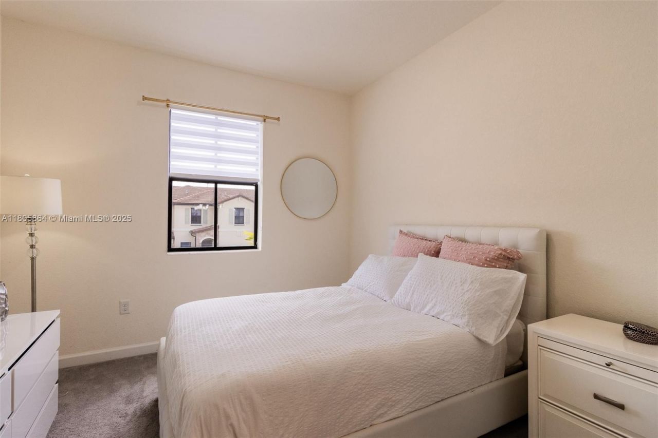 10966 W 33rd Way, Hialeah, FL 33018 Photo