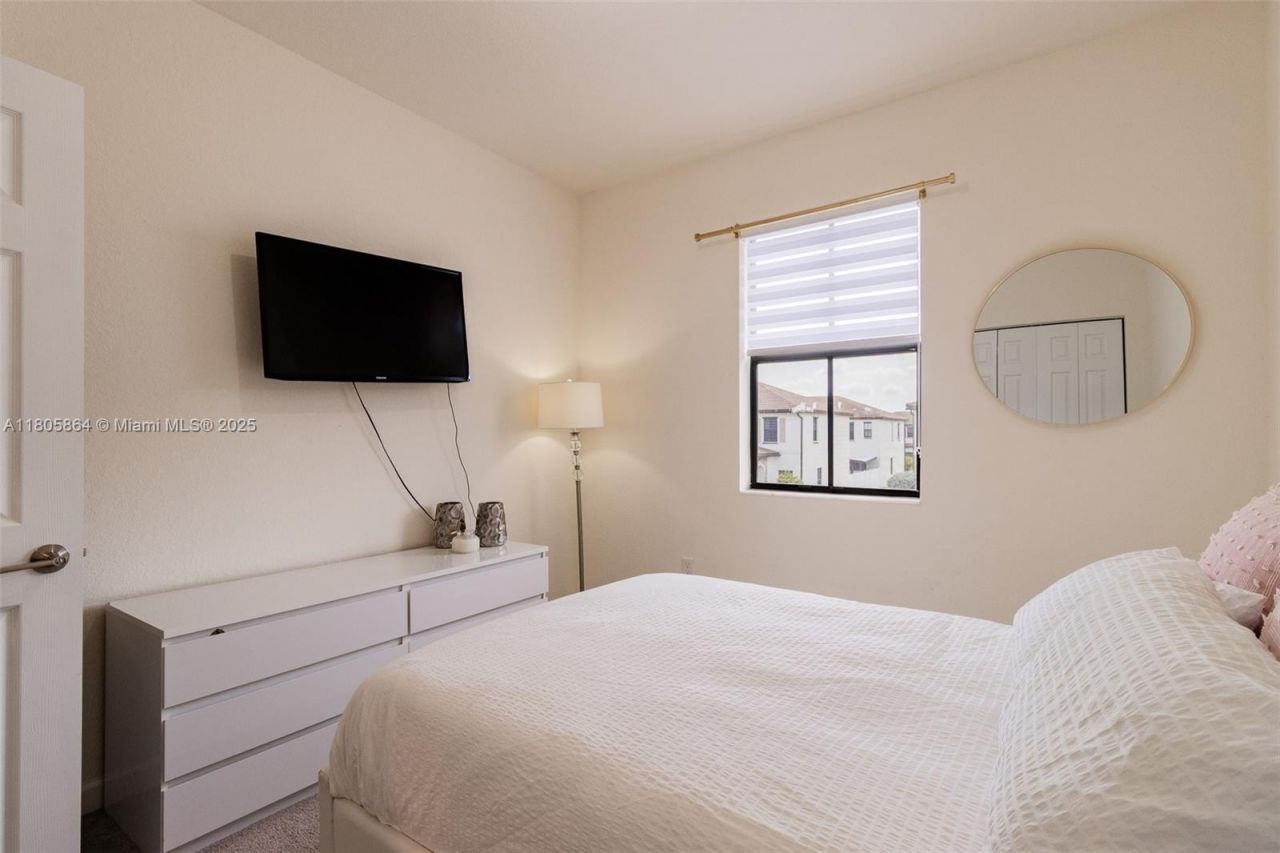 10966 W 33rd Way, Hialeah, FL 33018 Photo