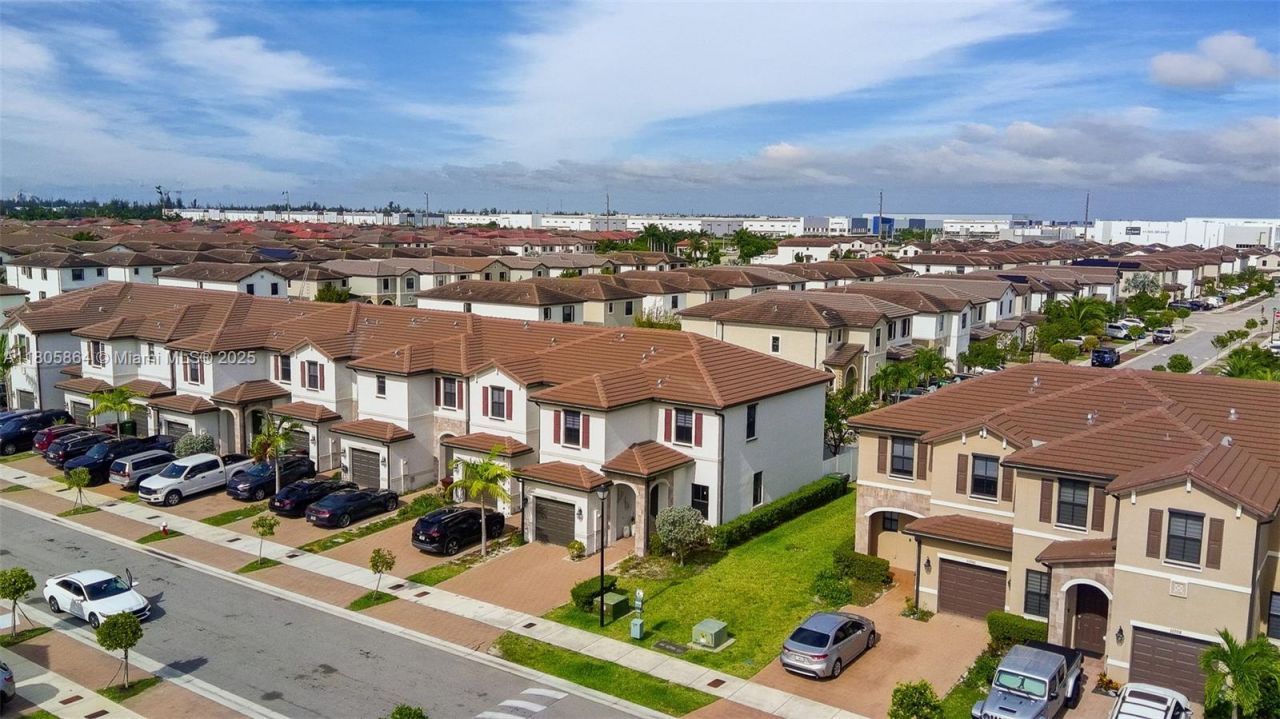 10966 W 33rd Way, Hialeah, FL 33018 Photo