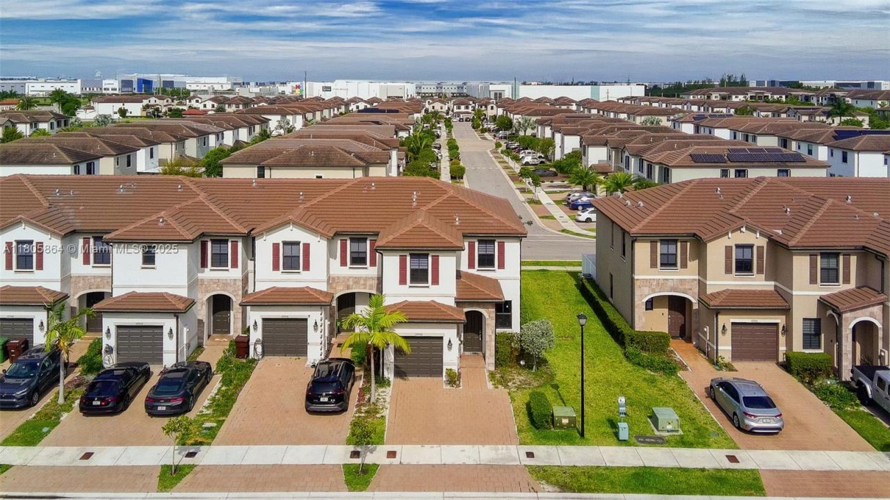 10966 W 33rd Way, Hialeah, FL 33018 Photo