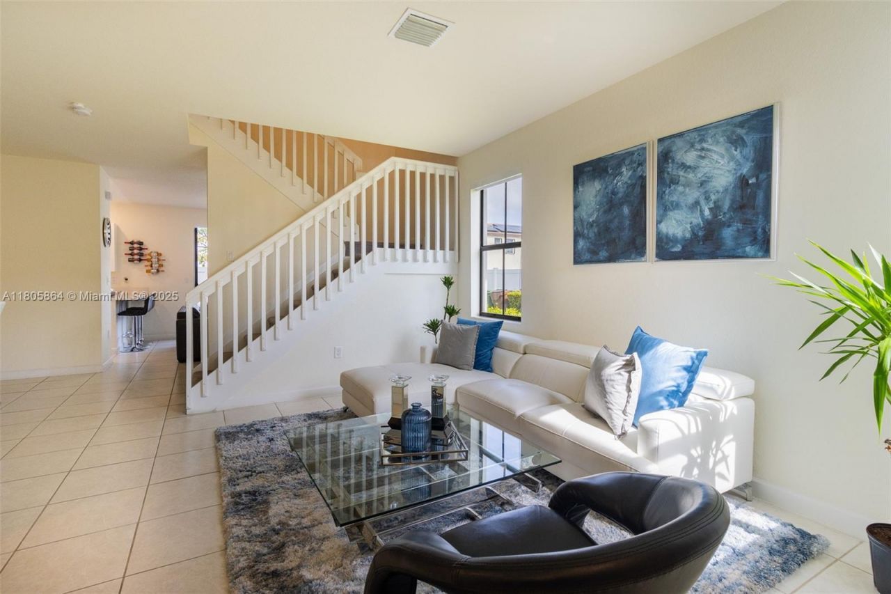 10966 W 33rd Way, Hialeah, FL 33018 Photo