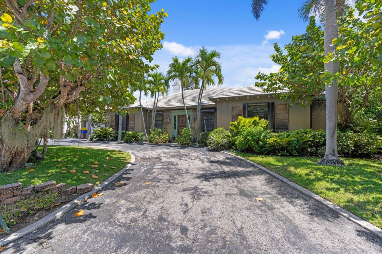 112 Algoma Road, Palm Beach, FL 33480 Photo