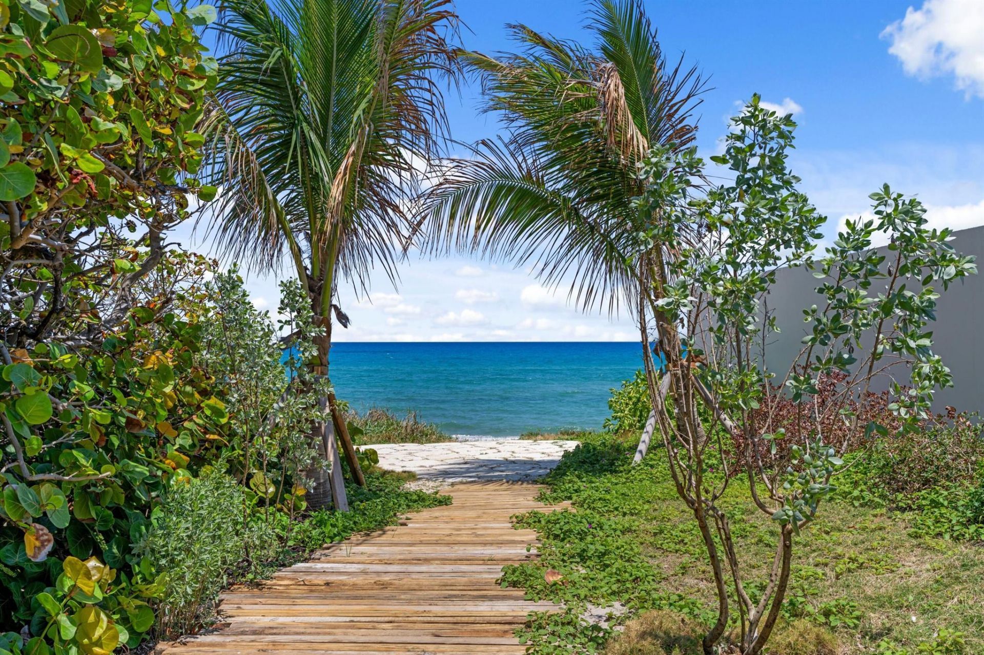 112 Algoma Road, Palm Beach, FL 33480 Photo