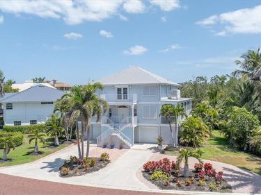 200 Topanga DR, BONITA SPRINGS, FL 34134