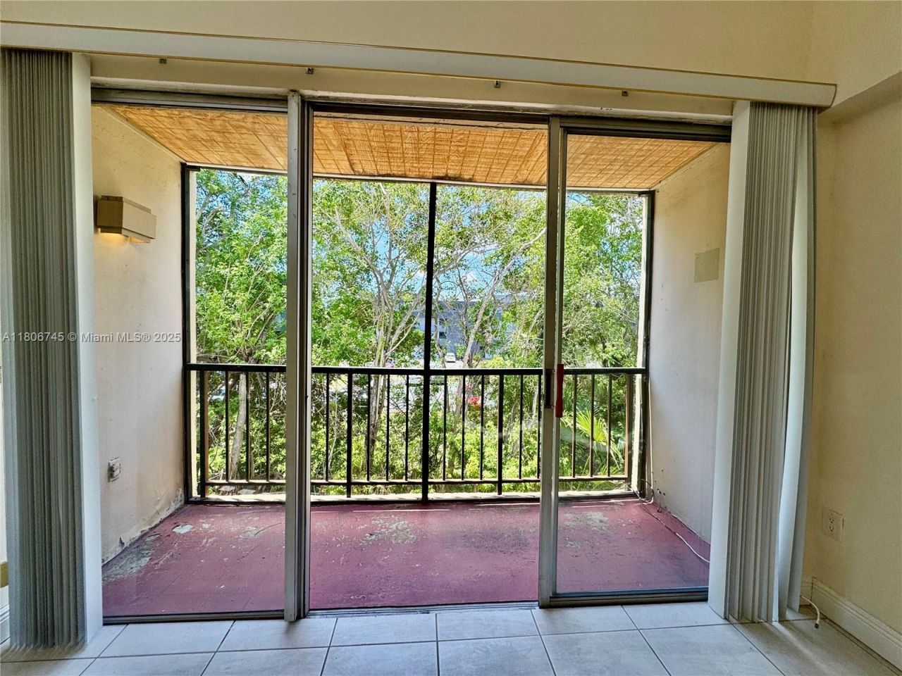 8810 Fontainebleau Blvd, Unit 318, Miami, FL 33172 Photo