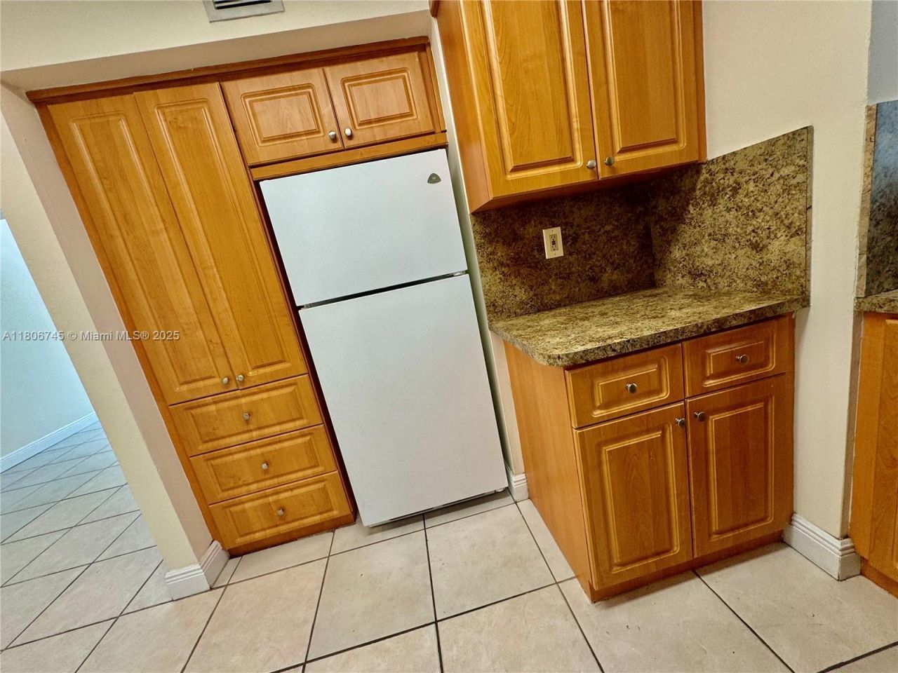 8810 Fontainebleau Blvd, Unit 318, Miami, FL 33172 Photo