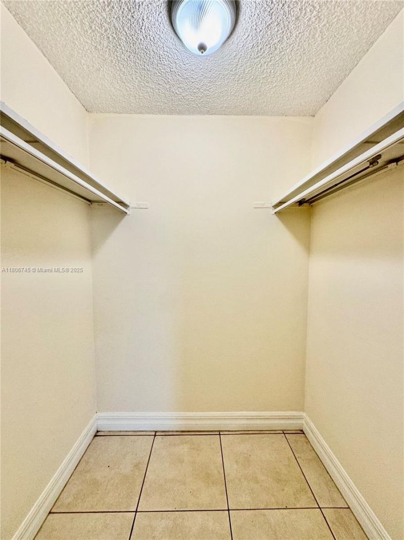 8810 Fontainebleau Blvd, Unit 318, Miami, FL 33172 Photo