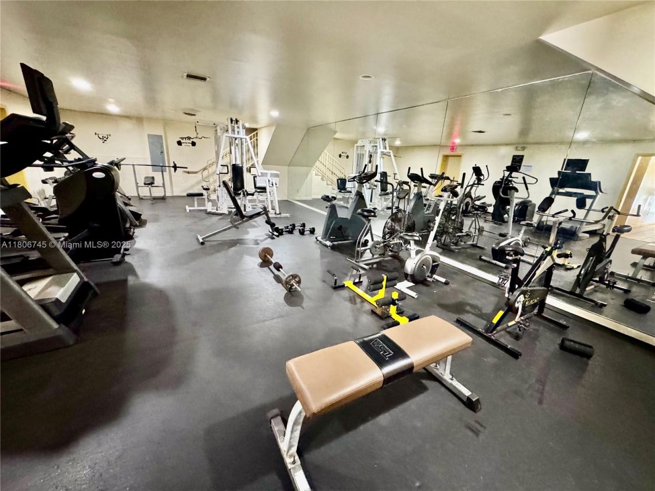 8810 Fontainebleau Blvd, Unit 318, Miami, FL 33172 Photo