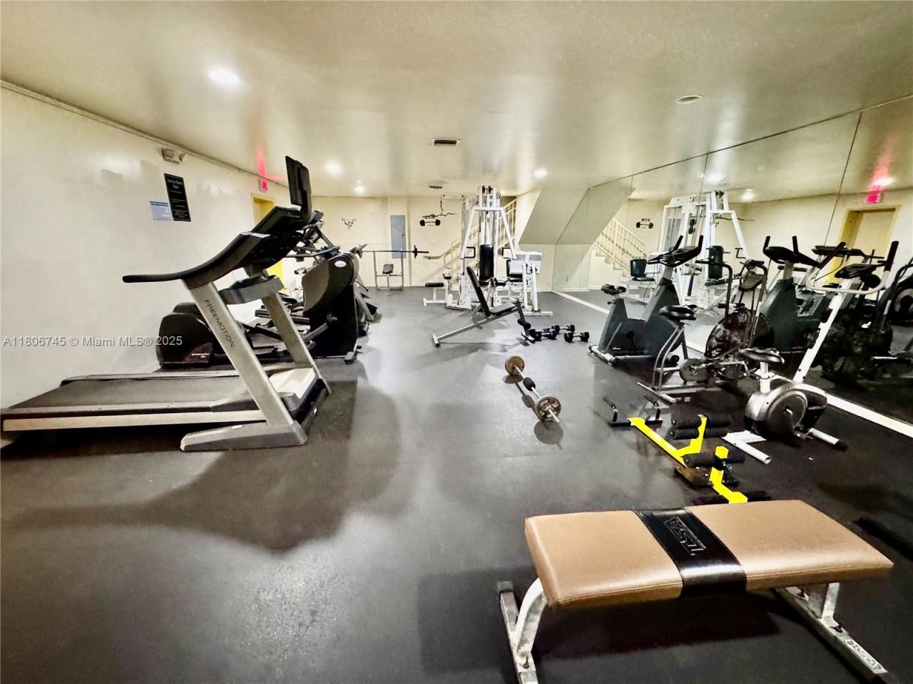 8810 Fontainebleau Blvd, Unit 318, Miami, FL 33172 Photo